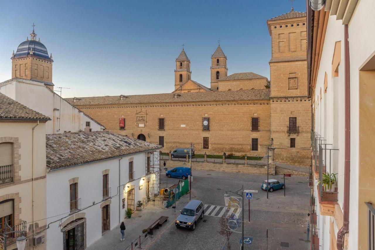 Apartamentos Turisticos Torres De Santiago Убеда Экстерьер фото